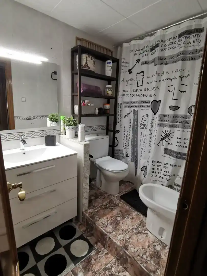 Baño de Piso para compartir en Montornès del Vallès, Barcelona