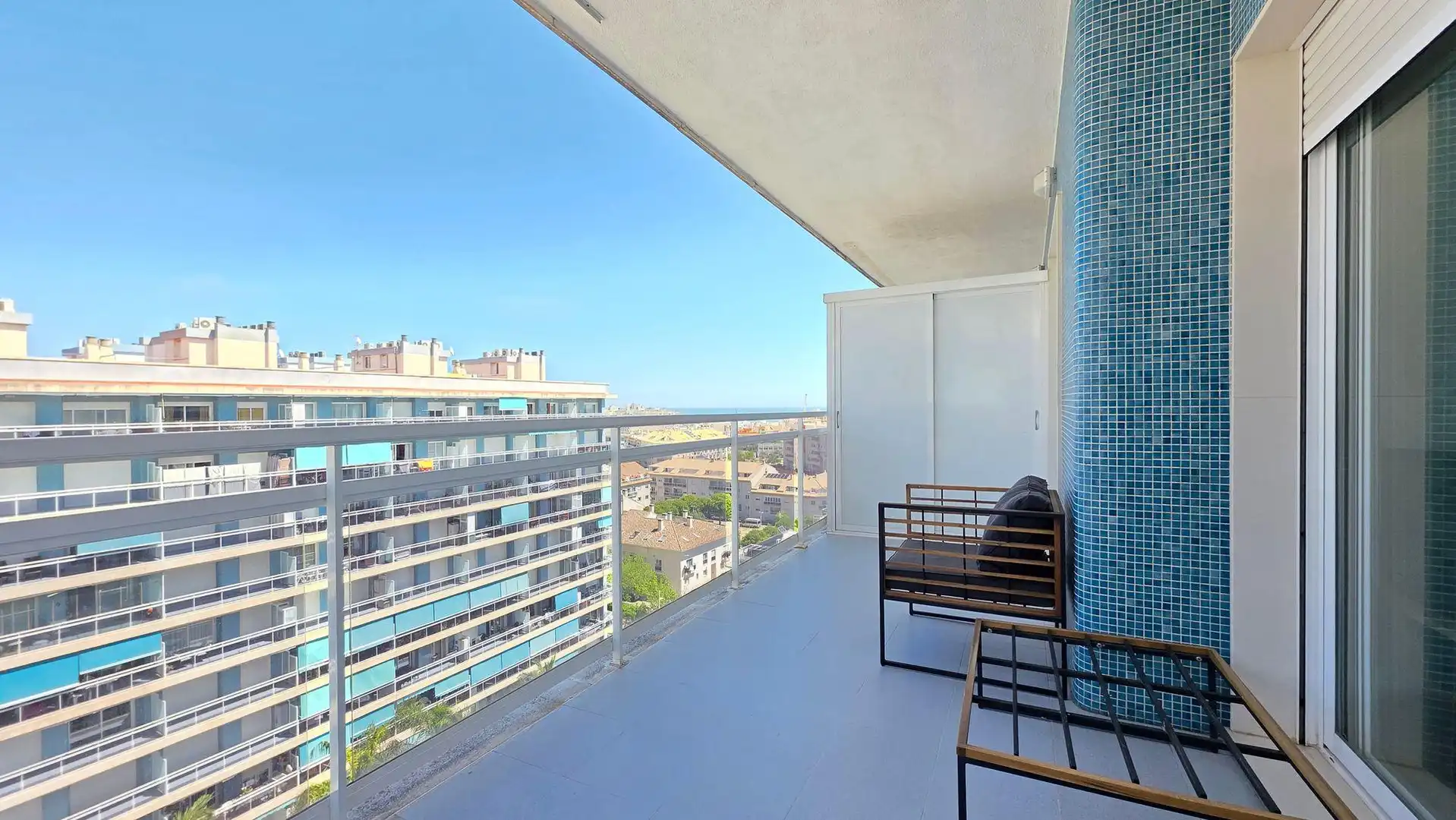 Terraza de Piso en venta en Gandia con Balcón y Piscina comunitaria