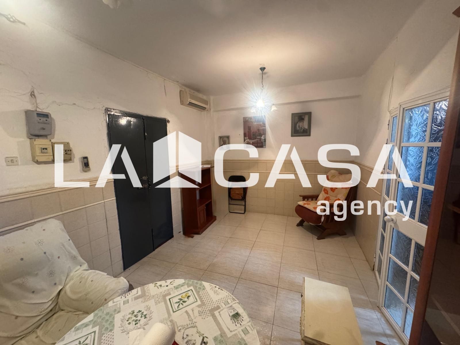 House or chalet for sale in  Sevilla Capital  with Terrace
