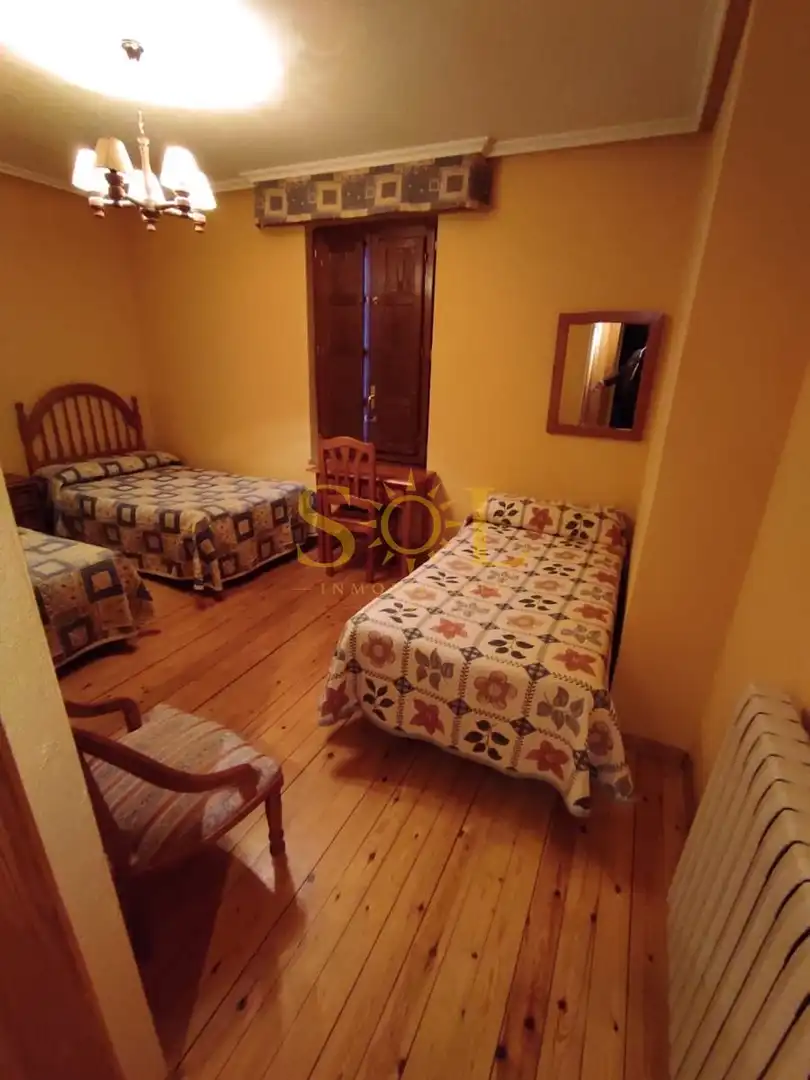 Schlafzimmer von Gebäude zum Verkauf in Luyego