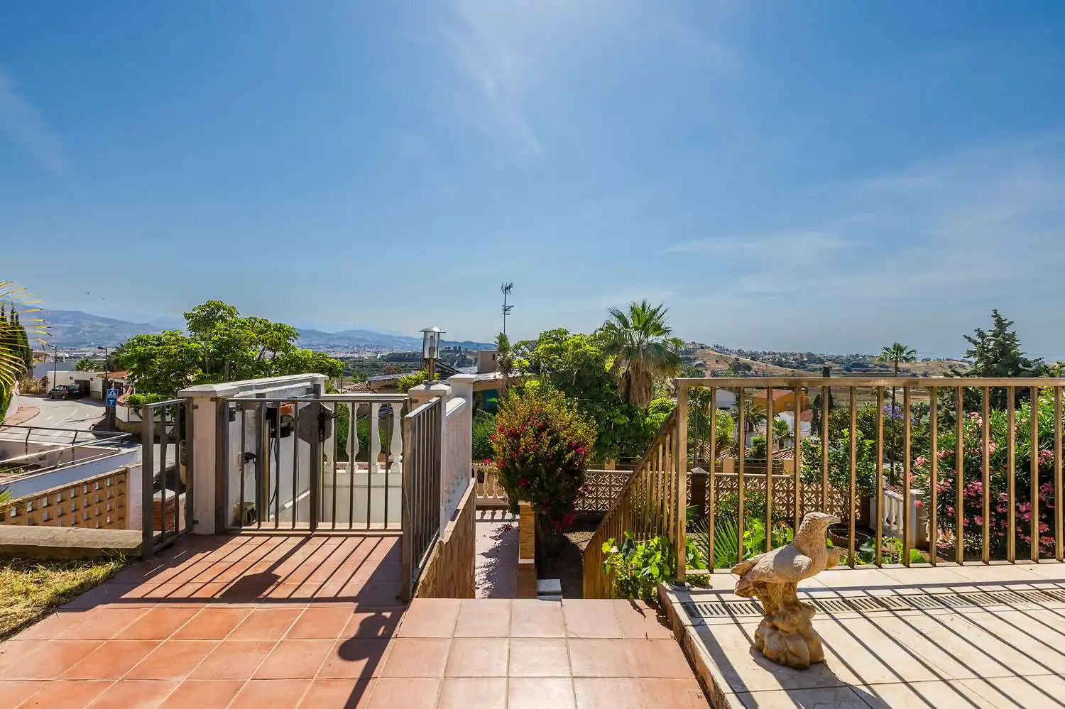 Terrassa de Casa o xalet en venda en Vélez-Málaga amb Aire condicionat, Traster i Internet