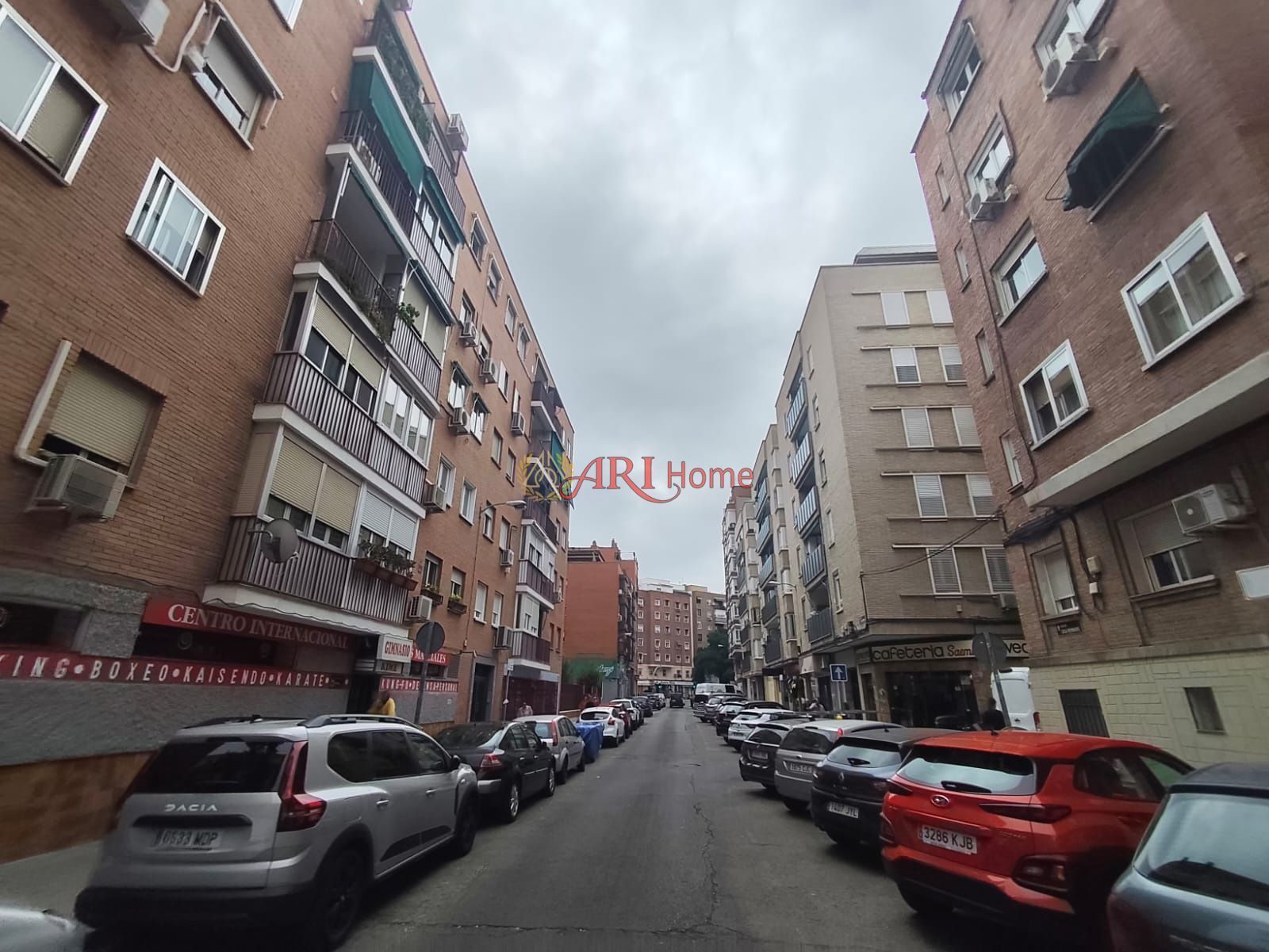 Garaje de alquiler en Lola Membrives, Opañel, Carabanchel