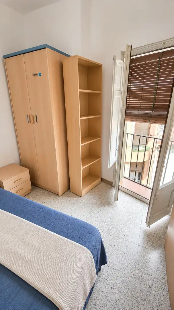 Habitación de Dúplex en venta en La Bisbal d'Empordà con Terraza, Balcón y Internet