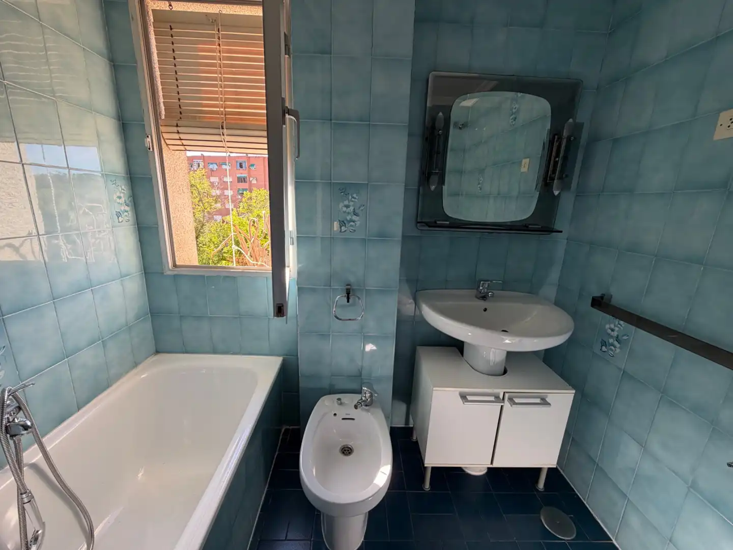 Badezimmer von Wohnung zur Miete in Badajoz mit Klimaanlage, Heizung und Terrasse