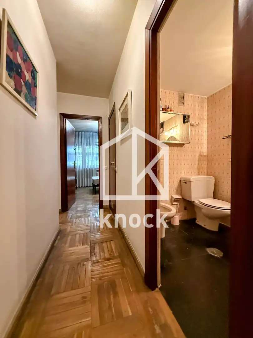 Cuina de Pis en venda en Oviedo  amb Calefacció, Parquet i Traster