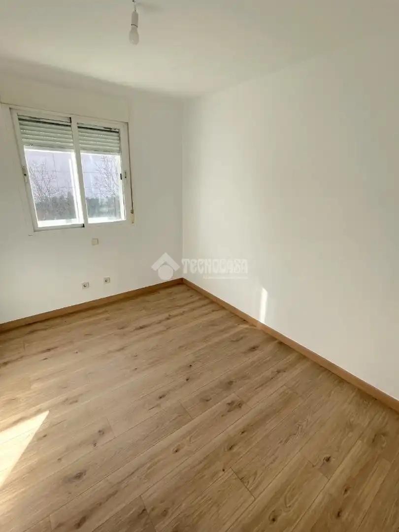 Bedroom of Flat for sale in Madrid  with Air Conditioner, Heating and Parquet flooring