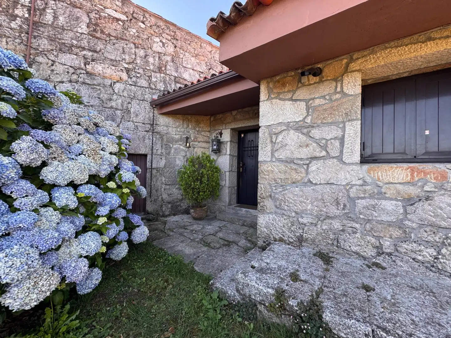 Vista exterior de Casa o chalet en venta en Pontevedra Capital  con Calefacción, Jardín privado y Terraza