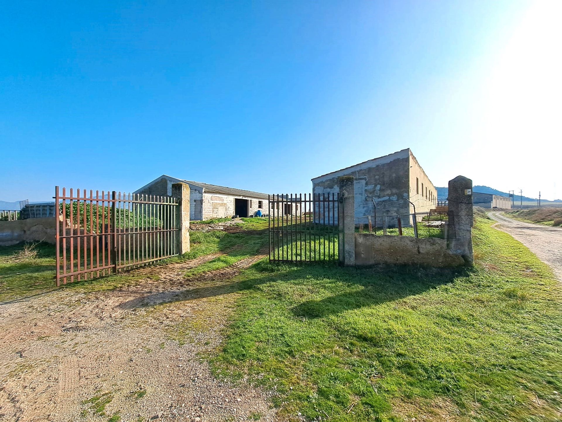 Fabrikhallen zur Miete in Diseminado Haro