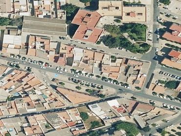 Locale commerciale in vendita a Calle Molares