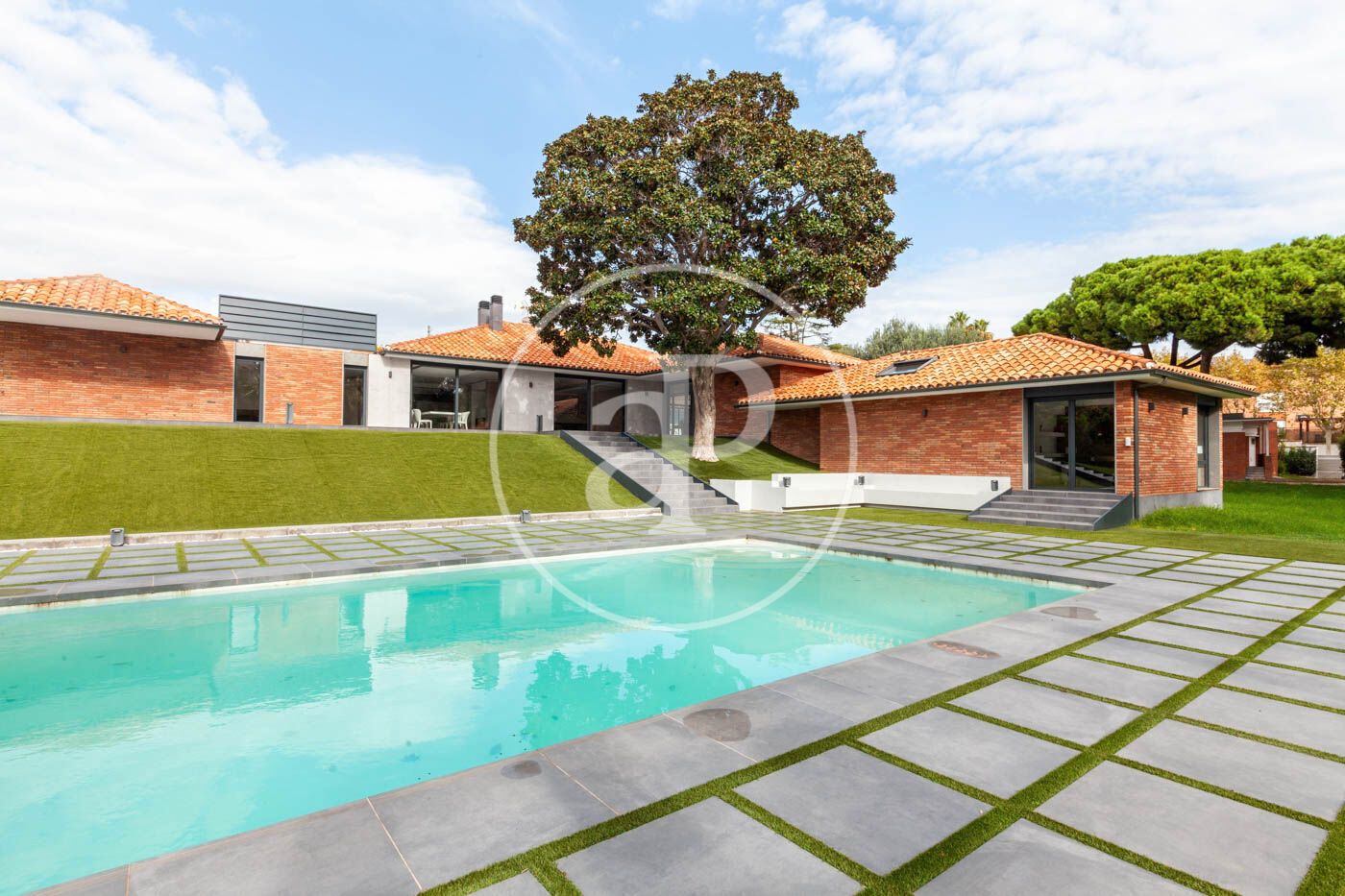 Swimming pool of House or chalet for sale in El Masnou  with Air Conditioner, Heating and Private garden