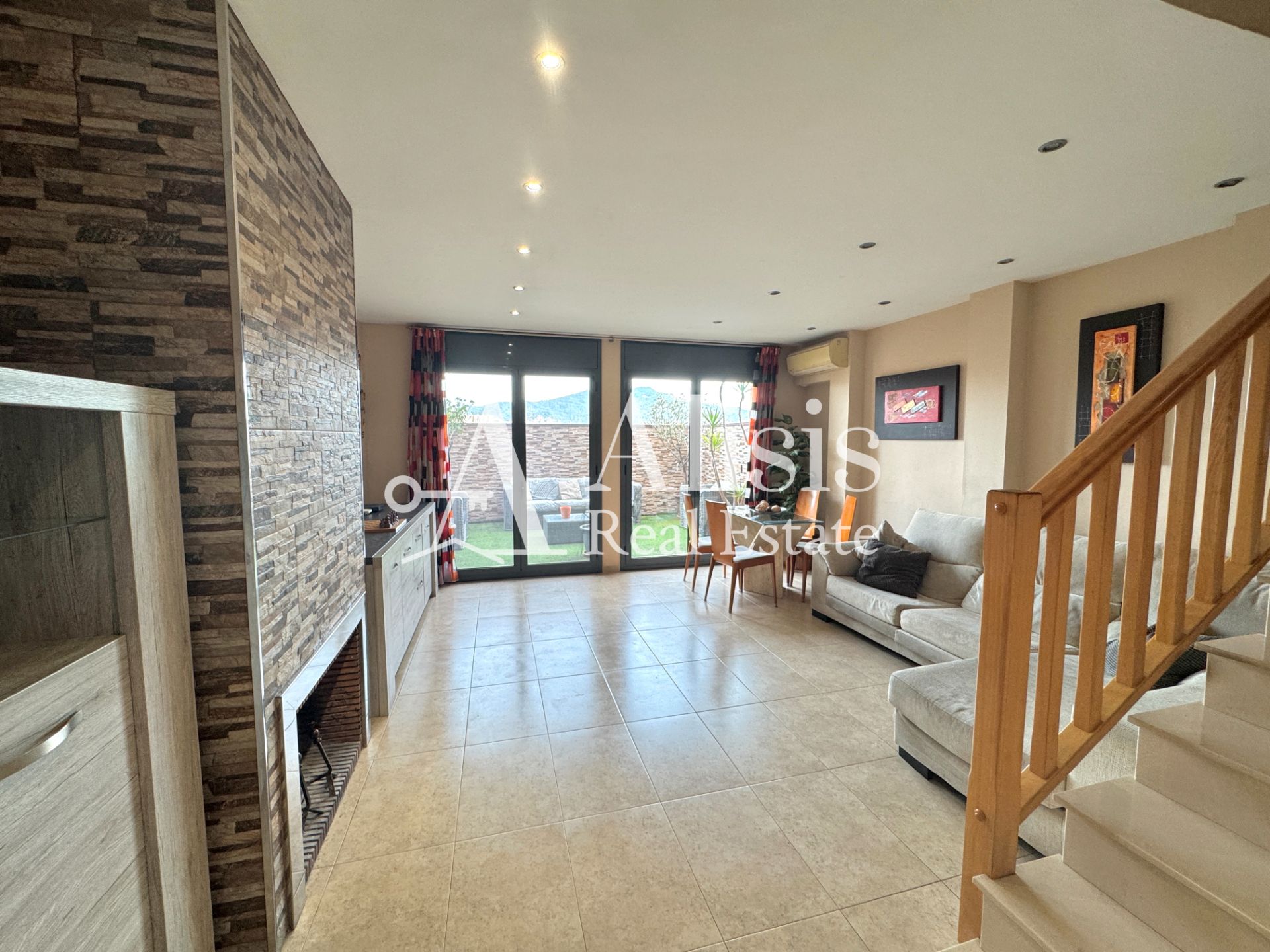 Single-family semi-detached for sale in Sant Vicenç Dels Horts