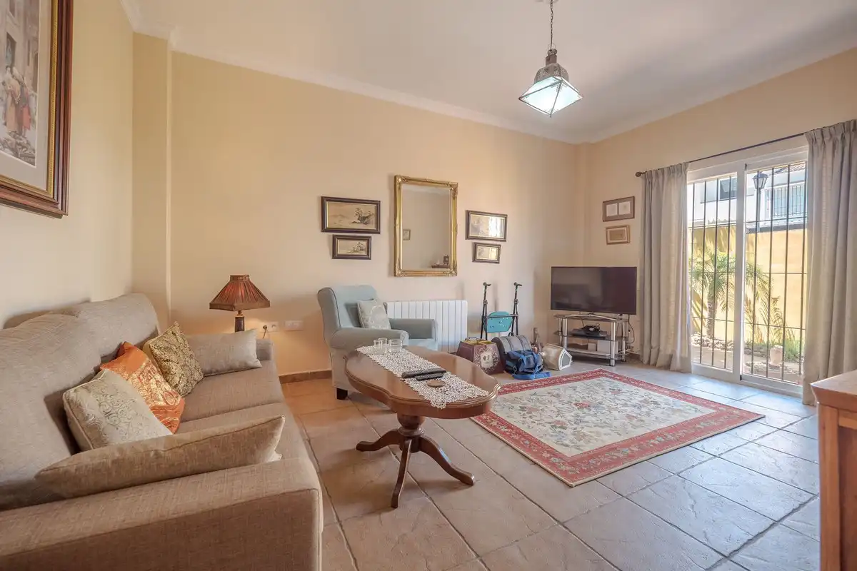 Sala de estar de Casa o chalet en venta en Alhaurín El Grande con Aire acondicionado, Calefacción y Jardín privado