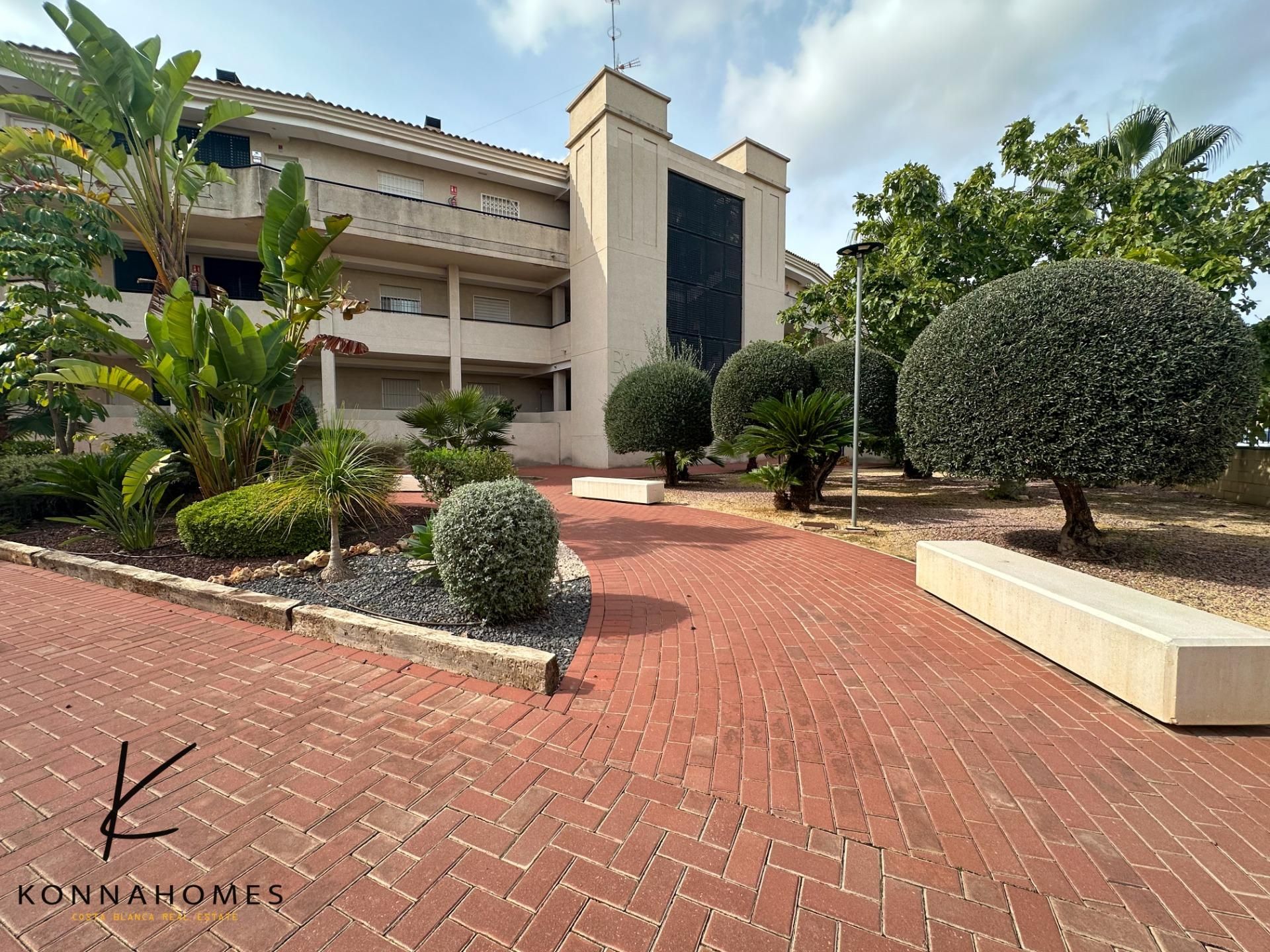 Vista exterior de Apartamento en venta en Monforte del Cid con Aire acondicionado, Terraza y Trastero