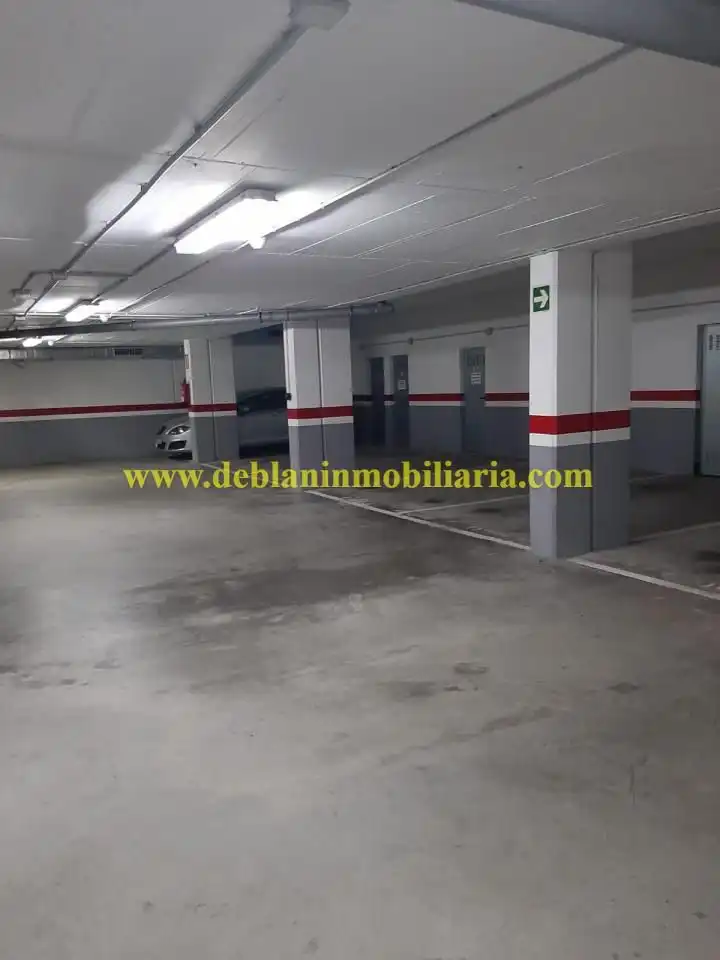 Parkplatz von Garage zum Verkauf in A Coruña Capital 