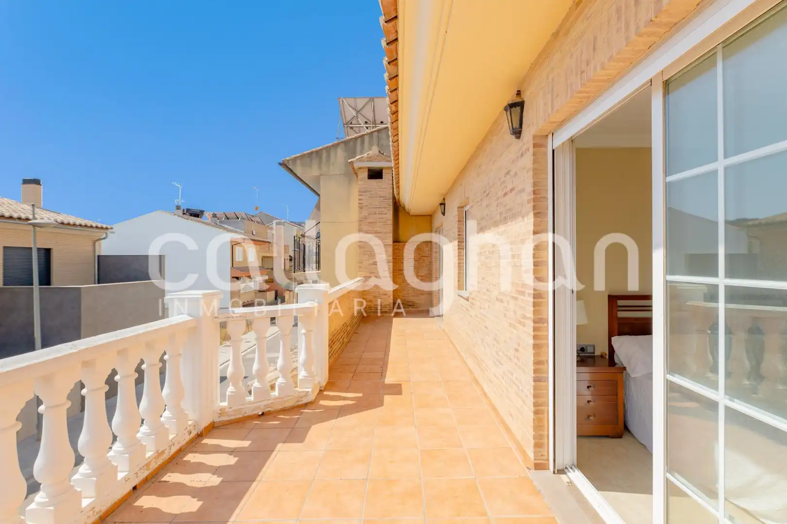 Terrassa de Casa o xalet en venda en Sagunto / Sagunt amb Calefacció, Jardí privat i Terrassa