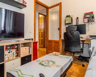 Bedroom of Flat for sale in  Madrid Capital  with Air Conditioner, Heating and Furnished