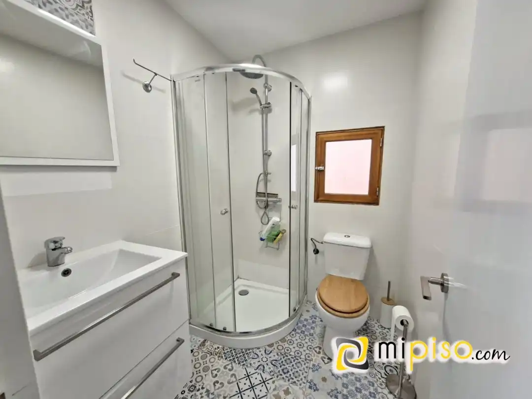 Baño de Piso de alquiler en Santoña con Amueblado