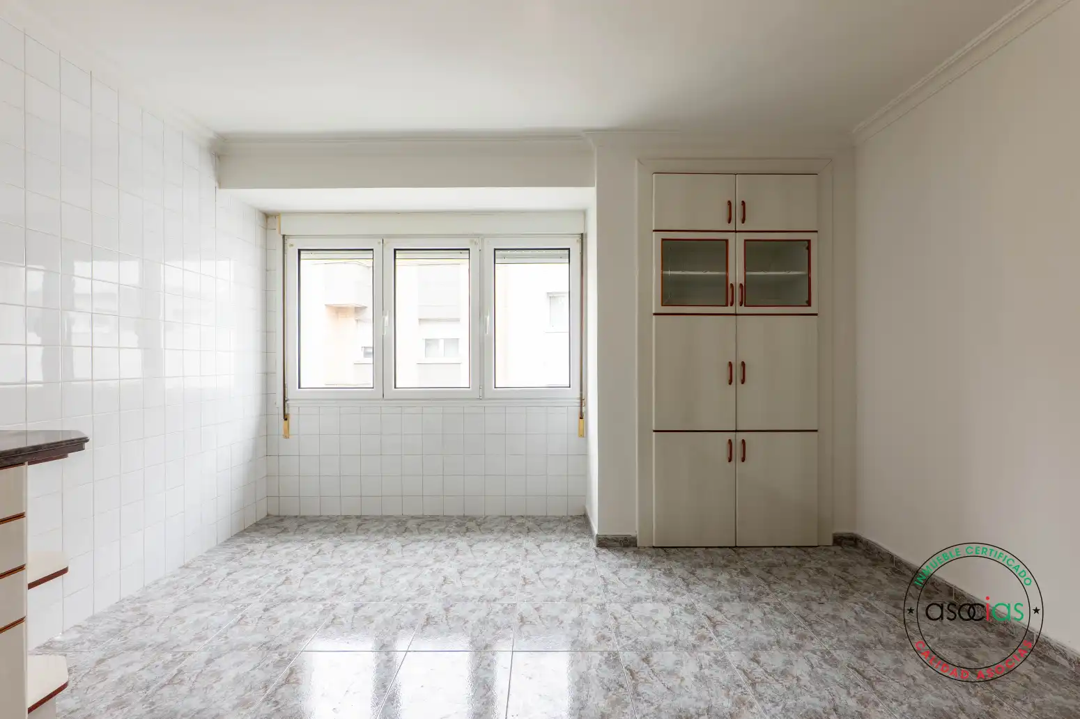 Cuina de Pis en venda en Gijón  amb Calefacció i Parquet
