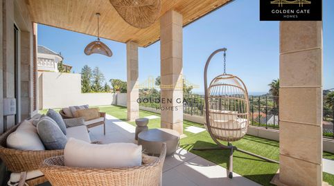 Espectacular vivienda completamente reformada con vistas abiertas al mar.