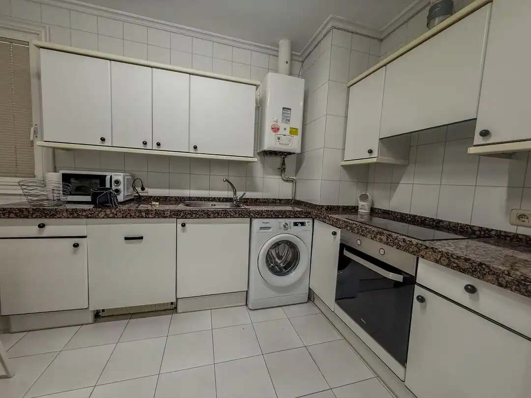 Cocina de Piso de alquiler en Donostia - San Sebastián  con Calefacción, Horno y Lavadora