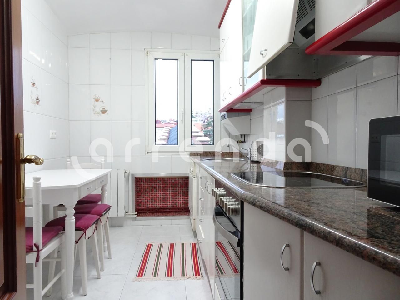 Cuina de Pis de lloguer en Santander amb Calefacció, Parquet i Traster