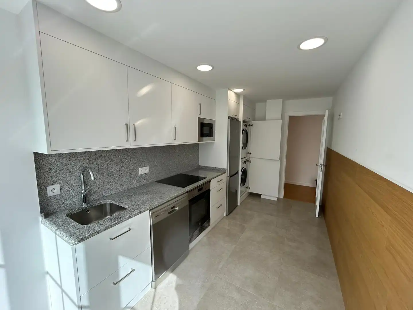 Kitchen of Flat for rent in Santiago de Compostela   with Storage room and Furnished