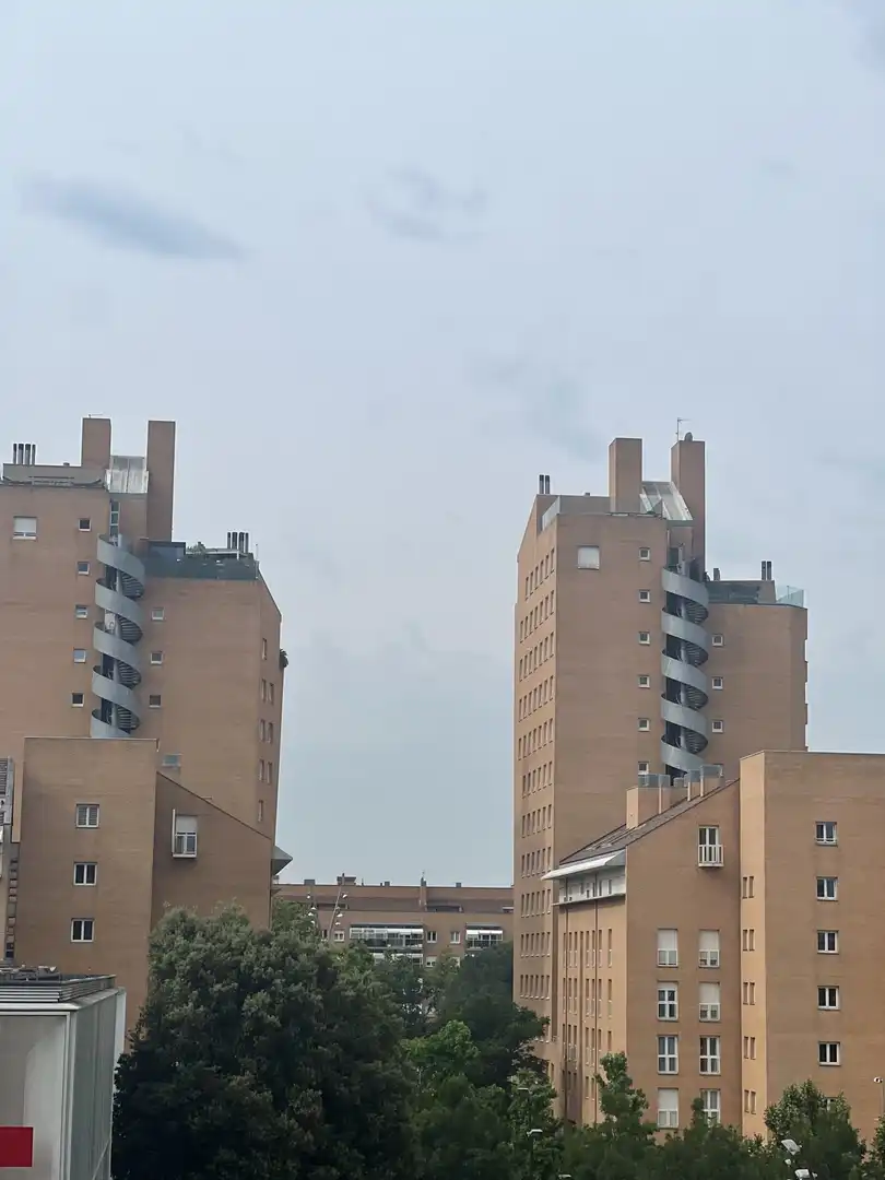 Vista exterior de Piso de alquiler en Girona con Calefacción, Terraza y Trastero