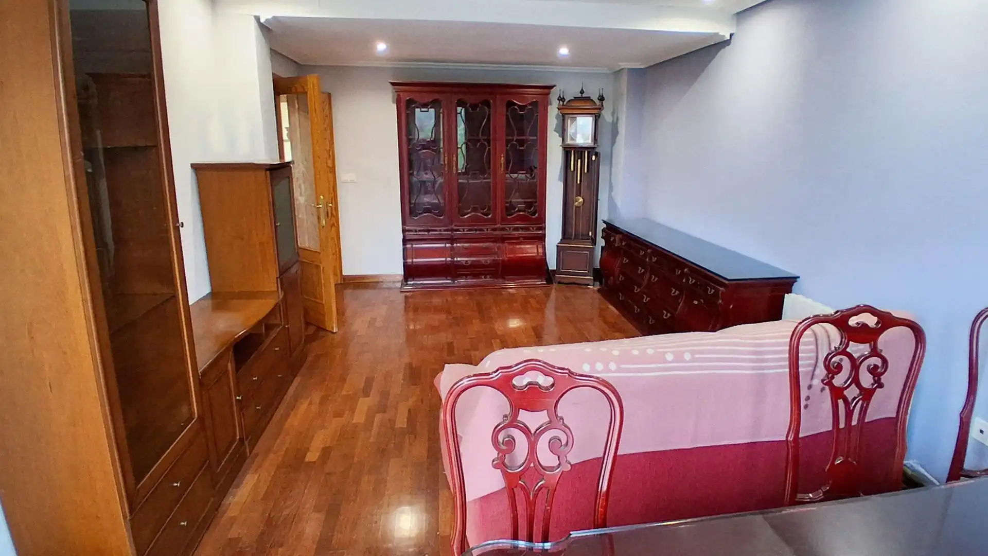 Wohnzimmer von Einfamilien-Reihenhaus zum Verkauf in Cabrerizos mit Heizung, Abstellraum und Schwimmbad