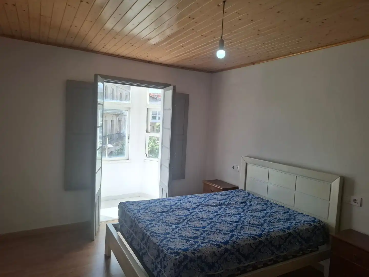 Habitación de Edificio en venta en Maside, Ourense