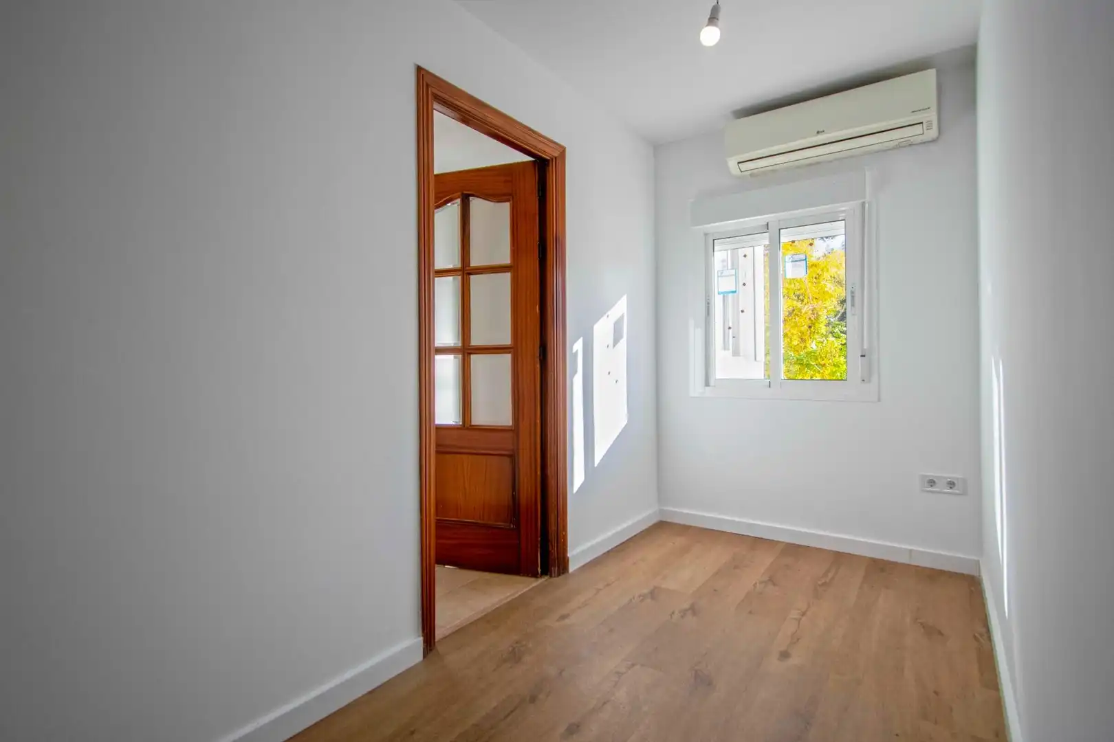 Flat for sale in Sevilla  with Air Conditioner