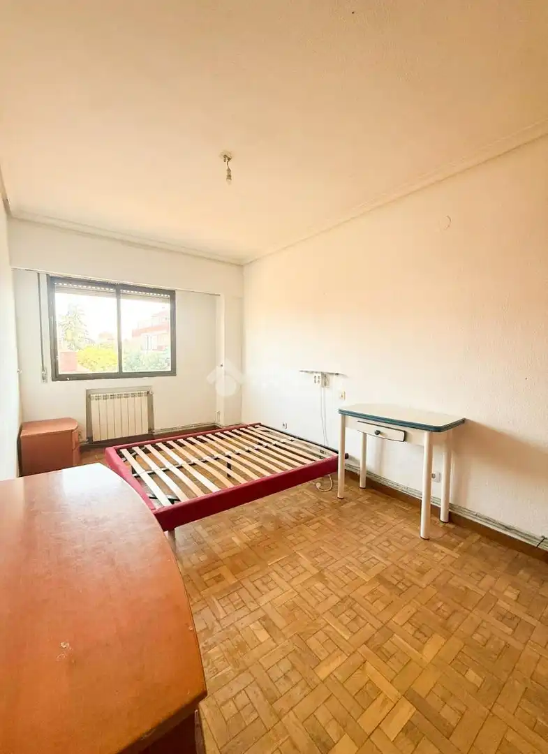 Dormitori de Pis en venda en Madrid amb Calefacció, Parquet i Terrassa