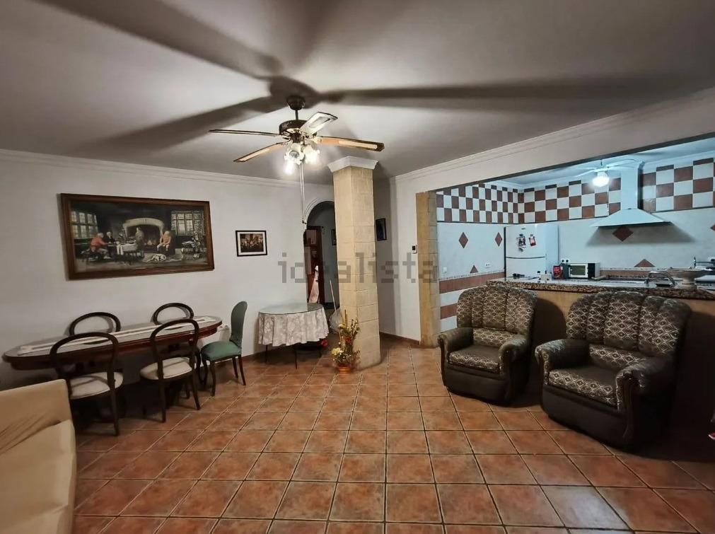 Sala d'estar de Casa o xalet en venda en Chiclana de la Frontera amb Jardí privat, Terrassa i Traster