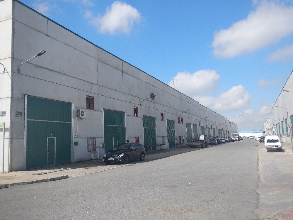 Vista exterior de Nau industrial en venda en La Algaba