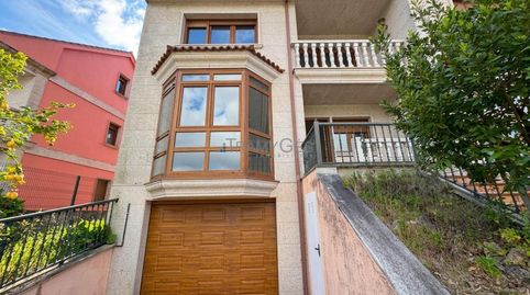 Foto 3 de Casa adosada en venta en Rua Os Anxos, O Carril, Vilagarcía de Arousa