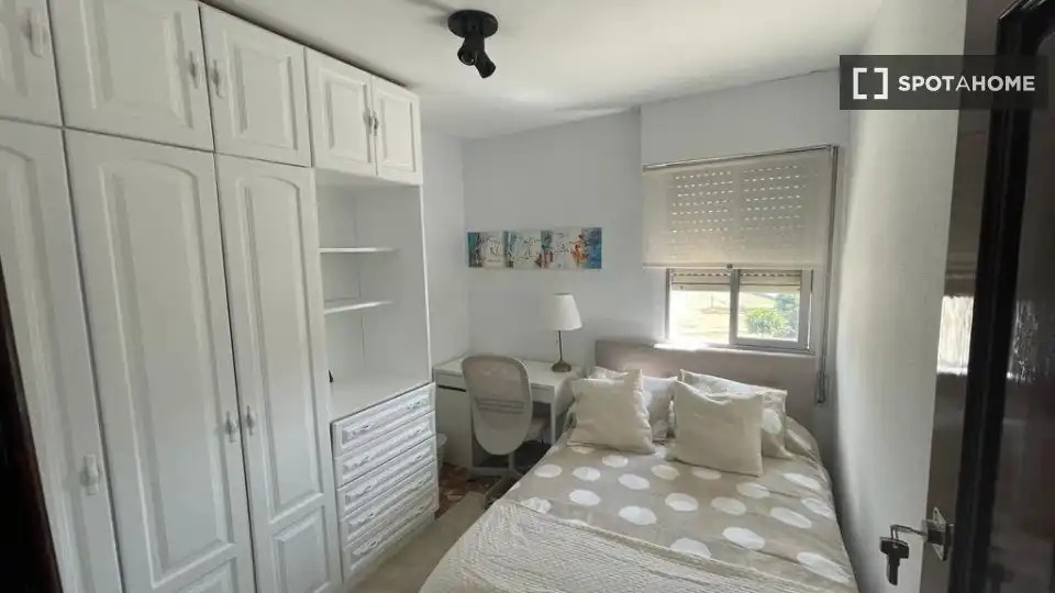 Room in Martiricos - La Roca - La Rosaleda