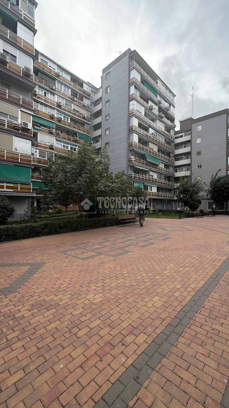 Exterior view of Flat for sale in Fuenlabrada  with Heating