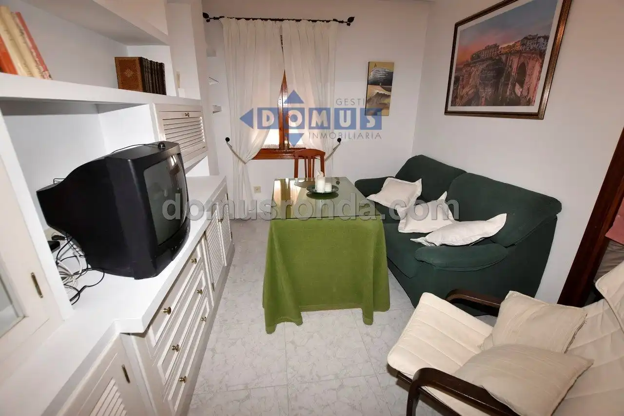 Sala de estar de Piso en venta en Ronda con Trastero, Amueblado y Lavadora