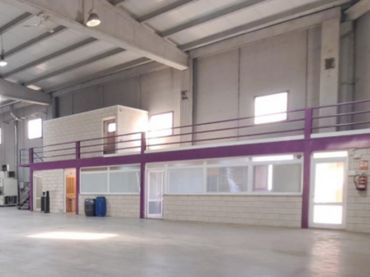 Nave industrial en alquiler en Ronda sant Pere 310