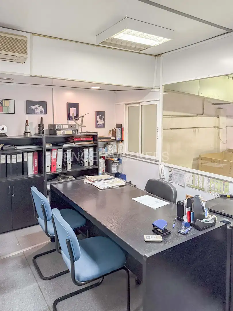 Nave industrial con ascensor en venta en Eixample, imagen 3