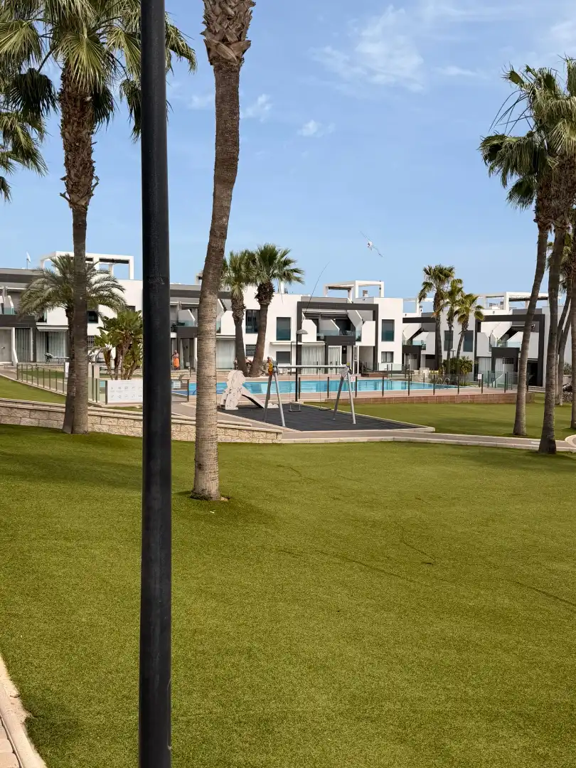 Piscina de Casa adosada en venta en Orihuela con Aire acondicionado, Terraza y Amueblado