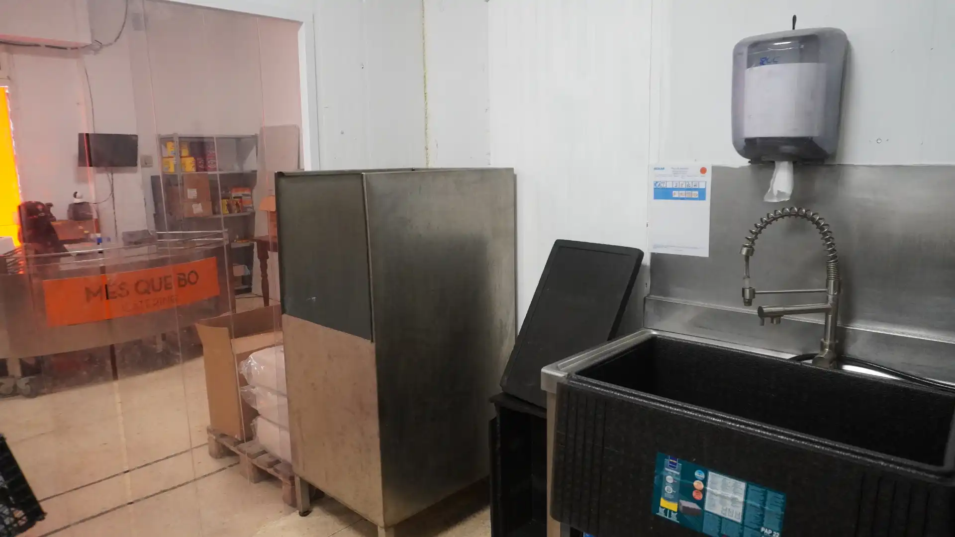 Business premises for sale in Carrer de Santiago Rusiñol 18, imagen 7