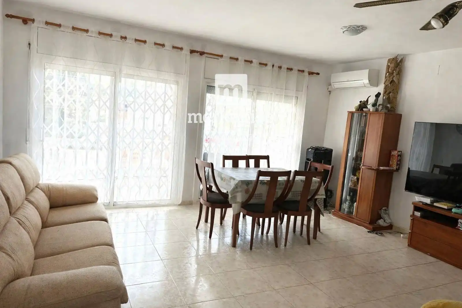 Wohnzimmer von Haus oder Chalet zum Verkauf in Calafell mit Klimaanlage, Privatgarten und Terrasse