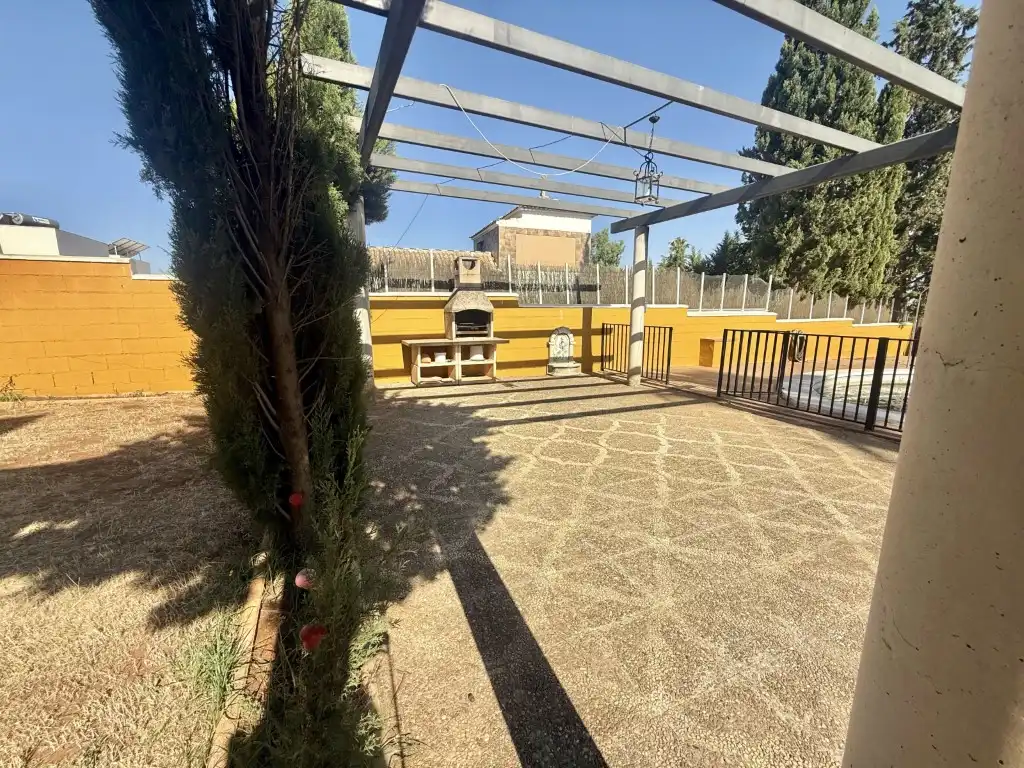 Jardín de Casa o chalet en venta en Mairena del Alcor con Amueblado y Balcón