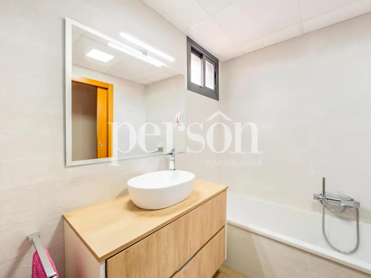 Baño de Ático en venta en Valencia con Aire acondicionado, Terraza y Trastero
