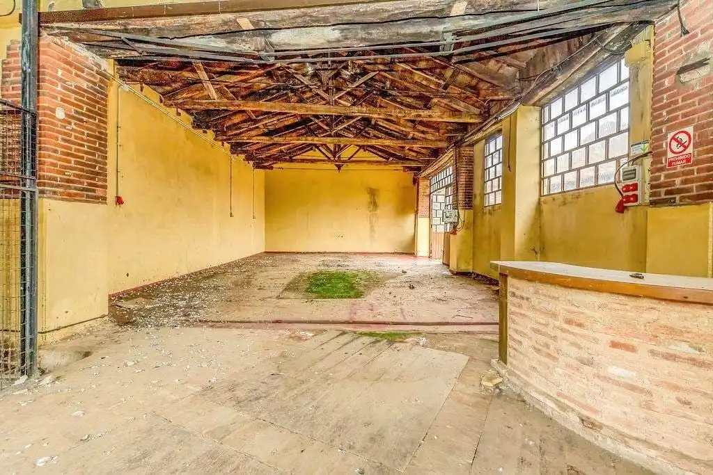 Local en venda en Gordoncillo amb Parquet