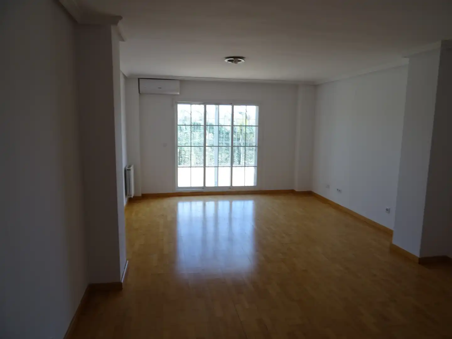 Sala de estar de Piso en venta en Illescas con Aire acondicionado, Calefacción y Jardín privado