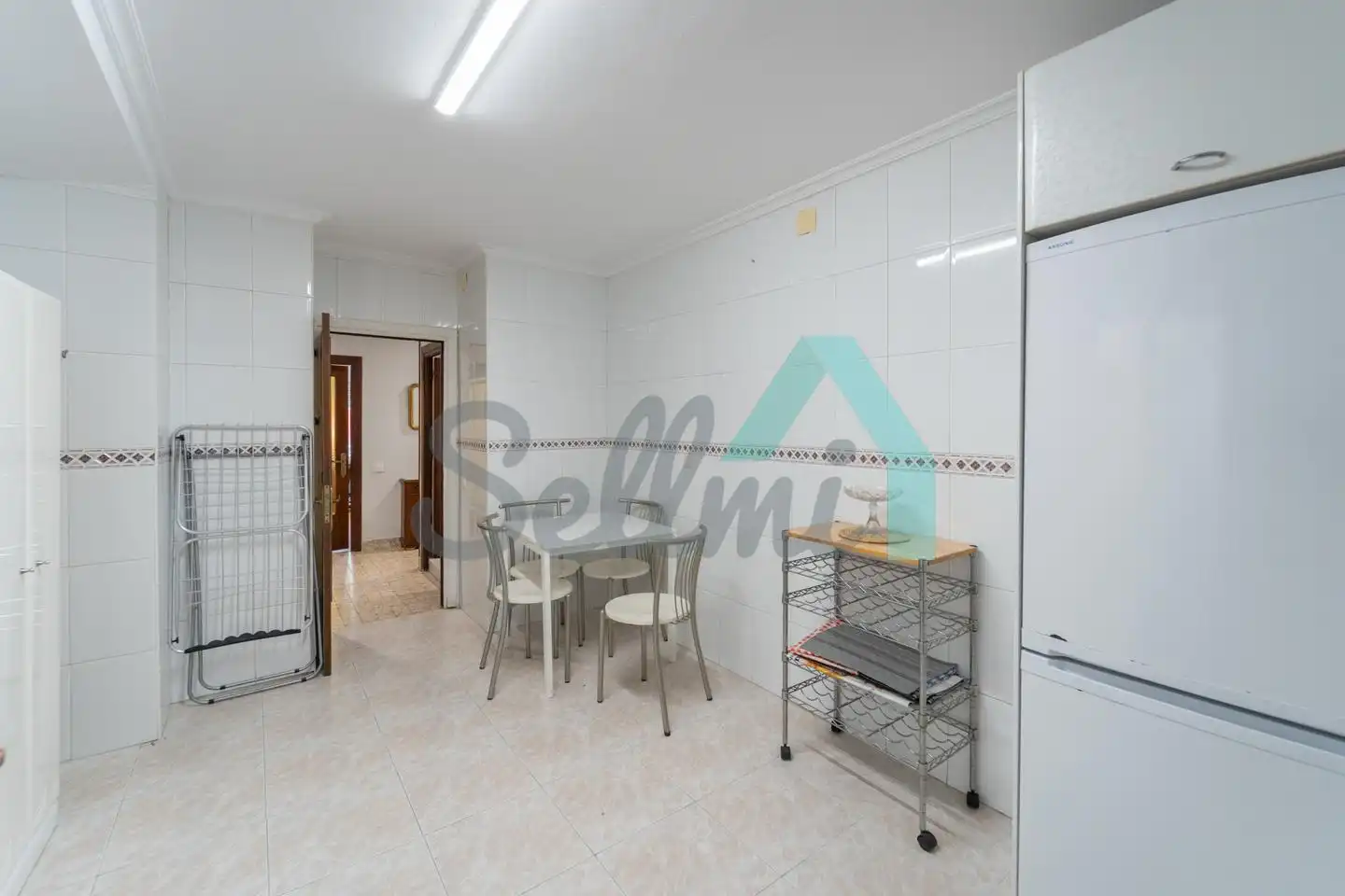 Cuina de Pis de lloguer en Oviedo  amb Calefacció, Parquet i Moblat
