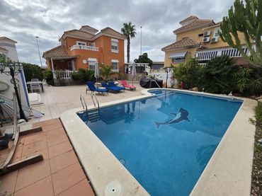 Villa mit Balkon zum Verkauf in El Pinar de Campoverde