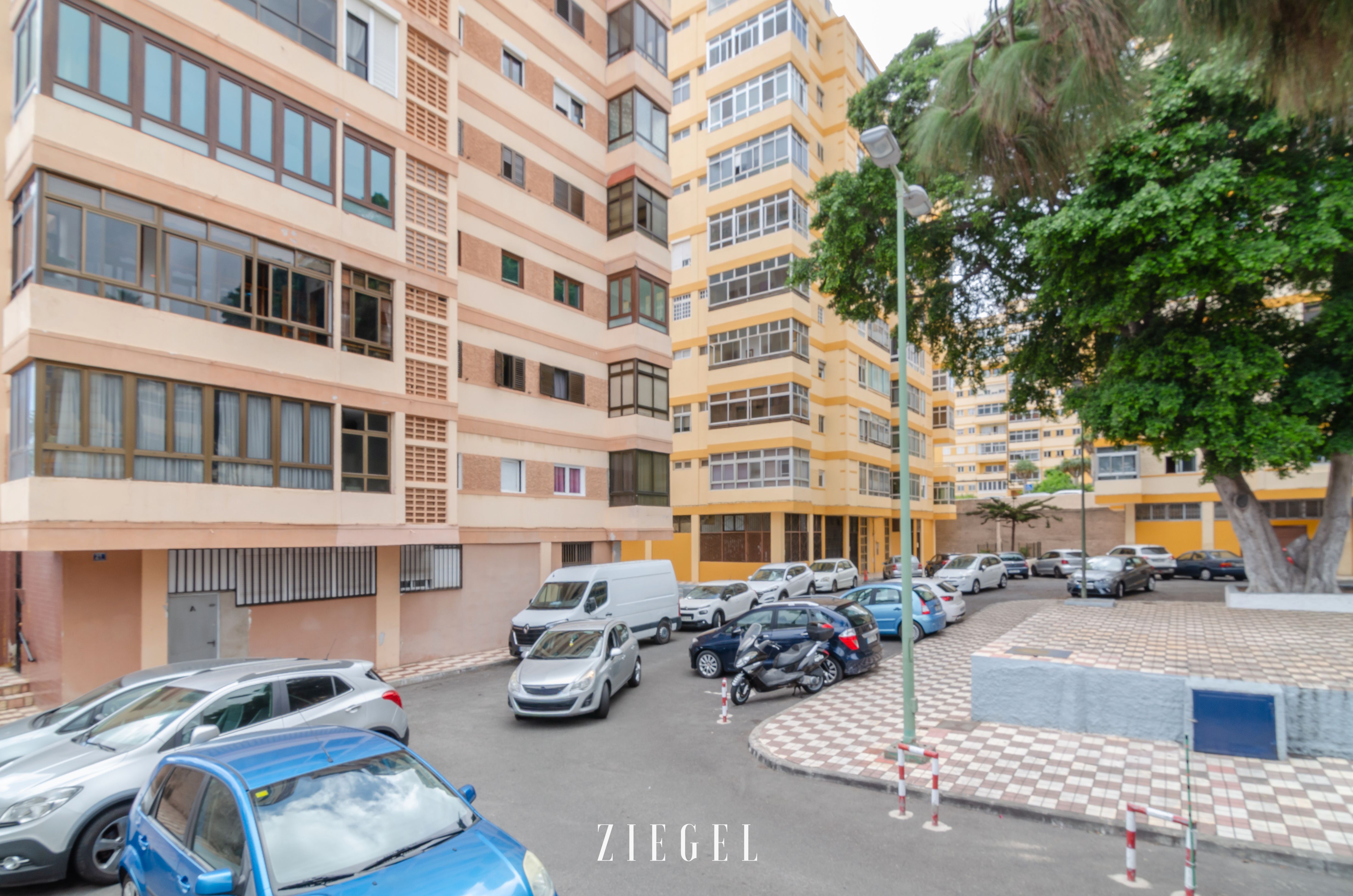 Vista exterior de Pis en venda en Las Palmas de Gran Canaria amb Traster