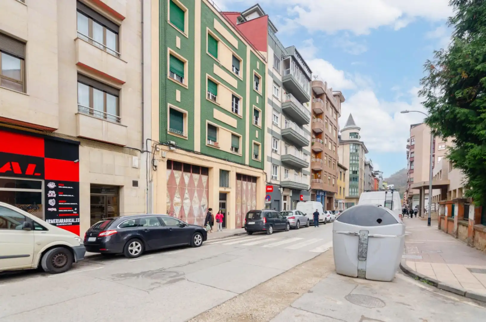 Business premises for sale in Calle MARTINEZ VEGA 44